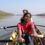 Nirina und Viktor im Ruderboot Donau DD10