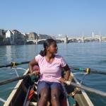 Nirina im Ruderboot in Basel Start der Rheinfahrt 11