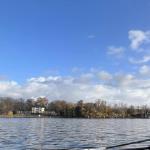 Ruderboot vor Glienicker Bruecke November 2023